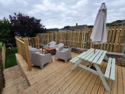 https://www.zestdecking.co.uk/ website